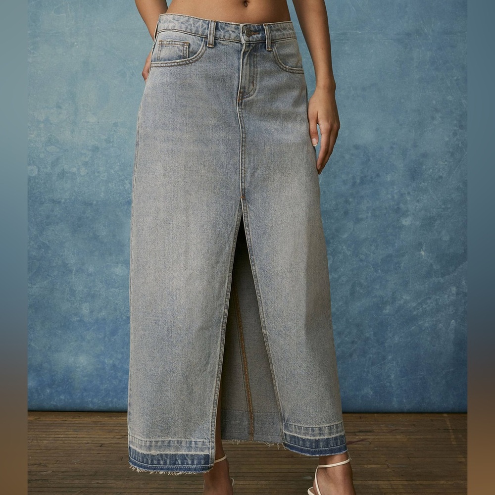 BDG Maxi Skirt in Blue Flowing Silhouette